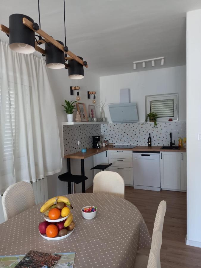 Apartman Betty Шибеник Екстер'єр фото