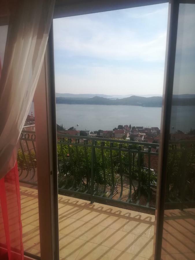 Apartman Betty Шибеник Екстер'єр фото