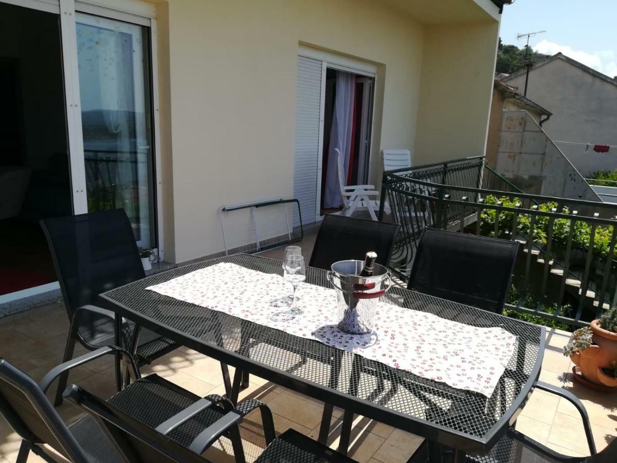 Apartman Betty Шибеник Екстер'єр фото
